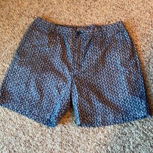 Men’s Izod 7 inch seam shorts